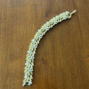 Costume gold and pearl leaf bracelet